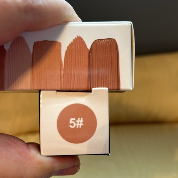 New Miss Fon concealer Eraser - Picture 5 of 10